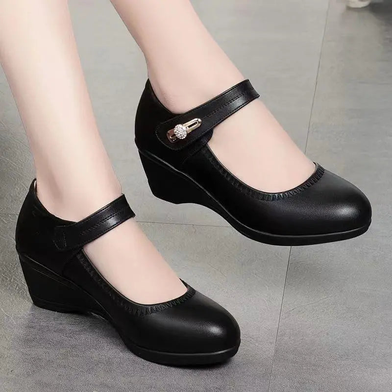 Marigold – Elegant Vegan Mid-Heel Shoes